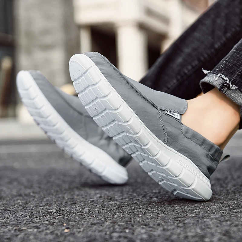 

Trend 2021 Lightweight Men's Sneakers Breathable Canvas Sneakers Slip On Summer Sneakers Cheap Running Shoes Elastic Band Shoes
