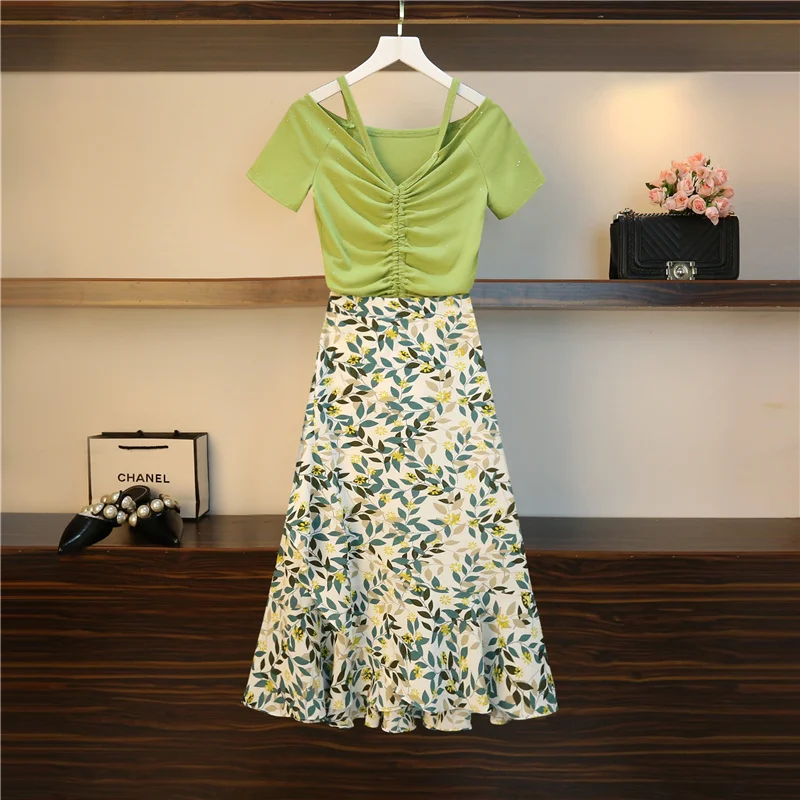 

Женский комплект из футболки и юбки, повседневный комплект из футболки и юбки без бретелек с изящным принтом в Корейском стиле, Одежда больш...