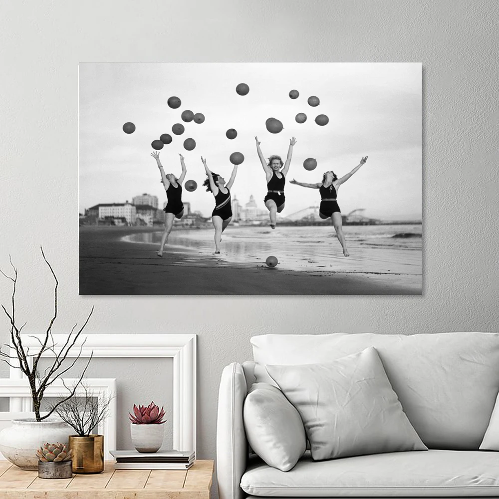 

Black and White Poster Friends Picture Room Decor Canvas Painting Figure Art Prints Nordic Style Wall Decoration Frameless