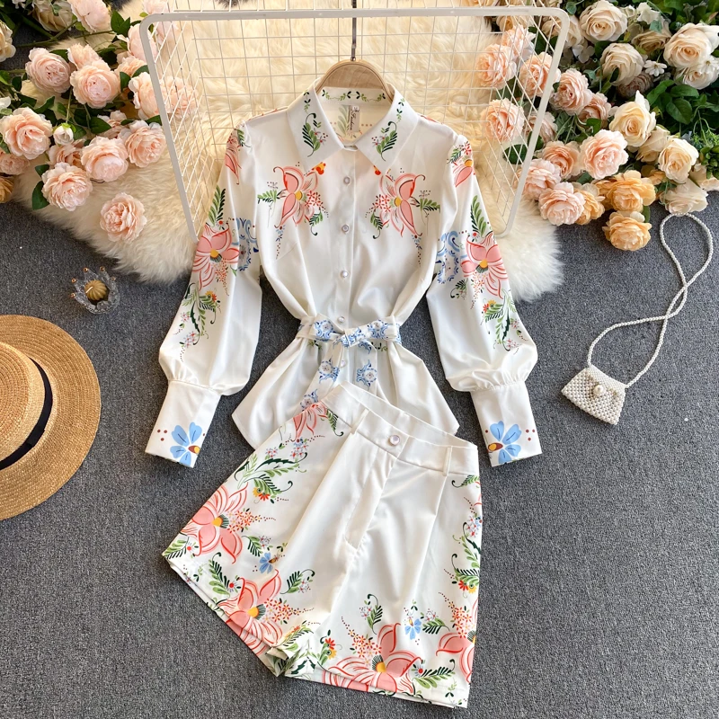 

Spring Autumn Women Flower Print White Suit Turn down-Collar Puff Sleeve Tops + Wide Leg Short Pants With Belt Two Piece Set