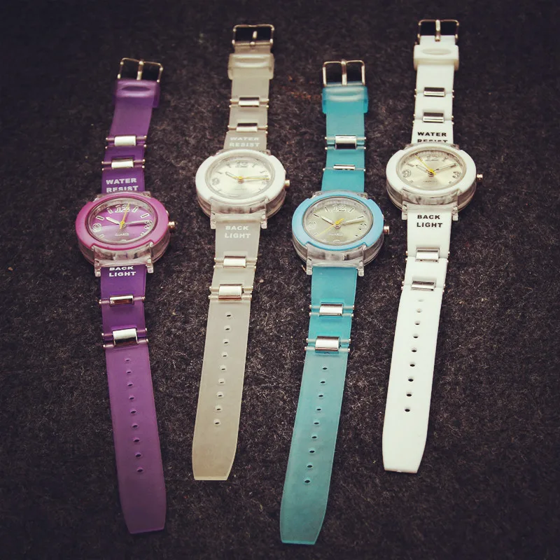 

2020 New Star Same Paragraph Watches for Men and Women Couple Watch Student Electronic Watch Fashion Sports Clock Wholesale