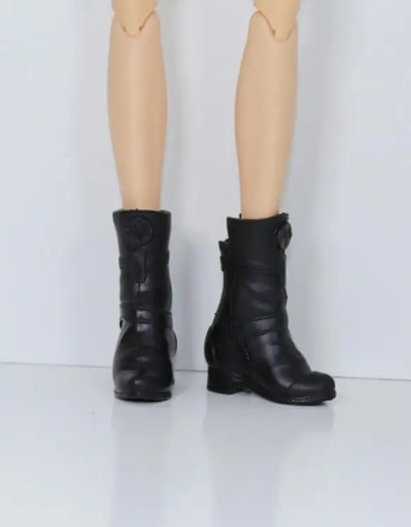 

Free Shipping 1 pair of shoes black a little large for your barbie dolls NF8