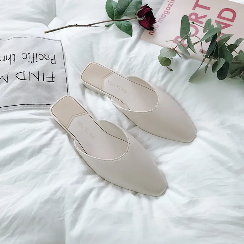 2020 summer new fashion wild slippers women wear low heel Baotou sandals women flat chic beach shoes women's shoes tide