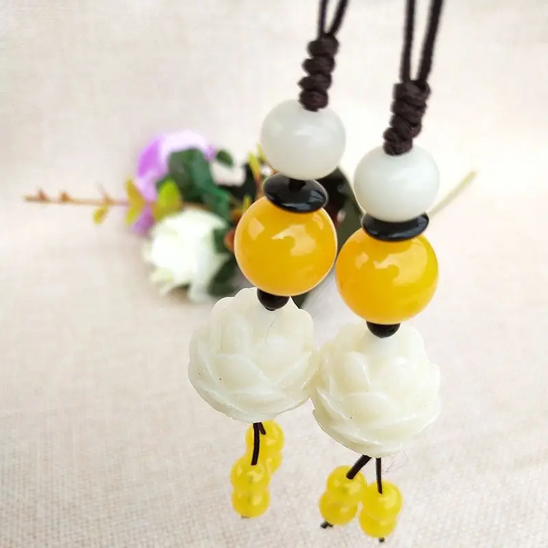 

New Lotus short lanyard pendant mobile phone chain pendant bag pendant small fresh mobile phone U disk key cute hanging chain