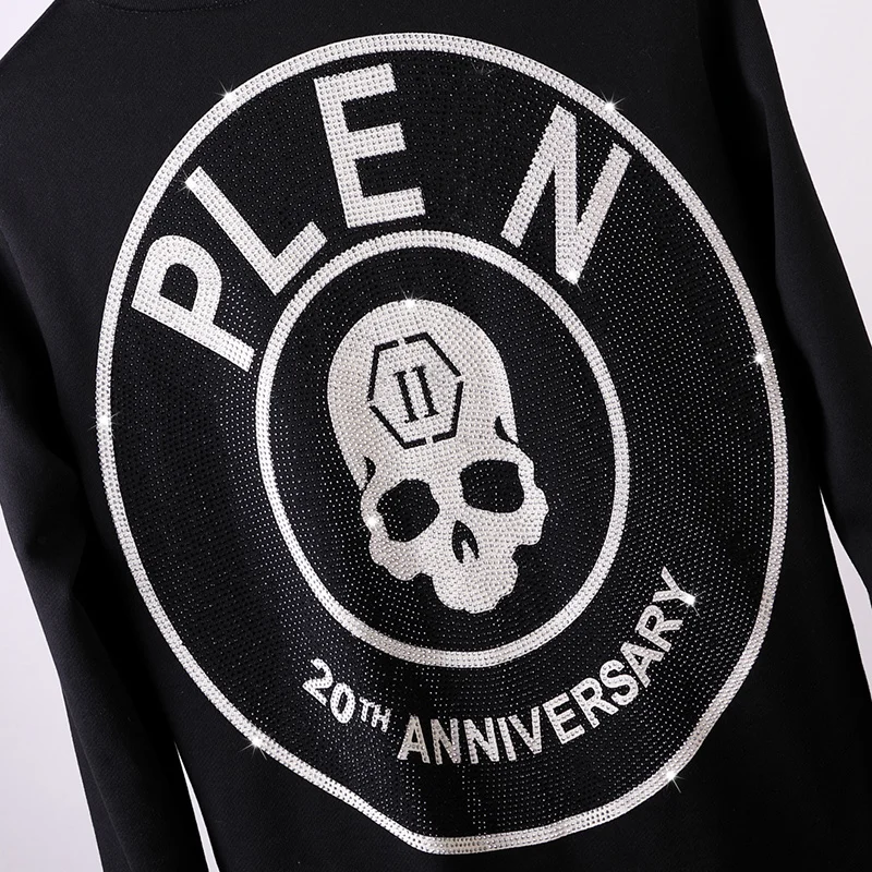 

Hoodies & Sweatshirts