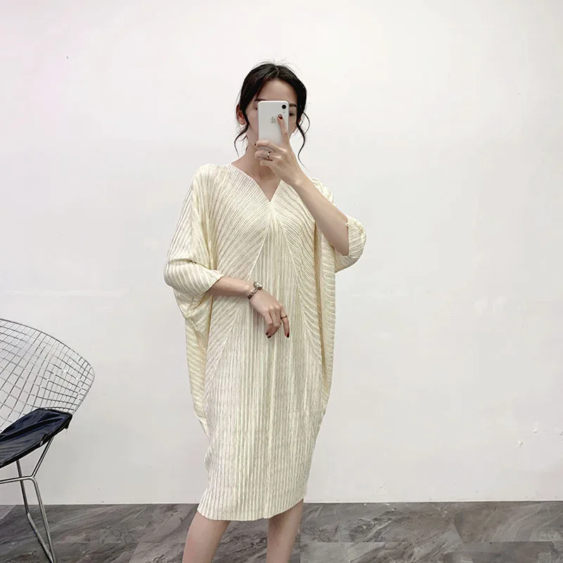 

Elegant Dress Women Oversize Sporty OL Pleated Dresses 3/4 Batwing Sleeve Glossy Party Vestidos Mujer High Elsatic 2020 Autumn