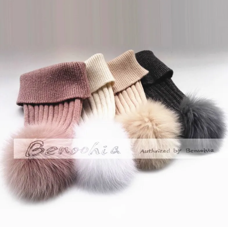 

100% Natural Soft Fox Fur Ball Knitted Hats Winter Thick Fur Pom pom Caps Outdoor Curled Women Ski Skullies Beanies Gorros Bone