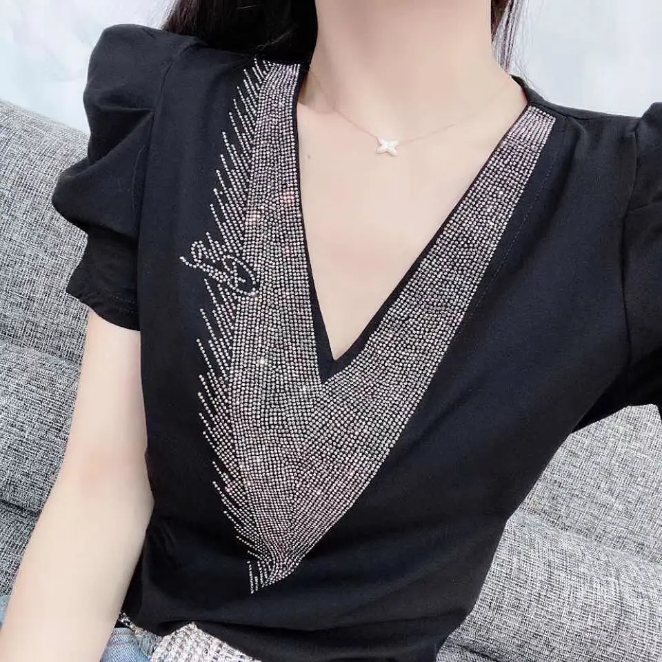 

European Station Summer New Big V-neck Diamond Short-sleeved T-shirt Women's Fashion Western Style Bubble Sleeve Design Sense Of