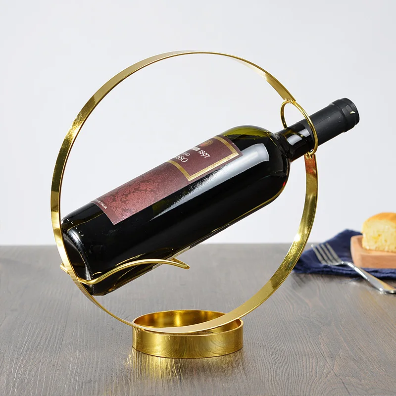 Оригинальная стойка для красного вина в современной гостиной лаконичная из