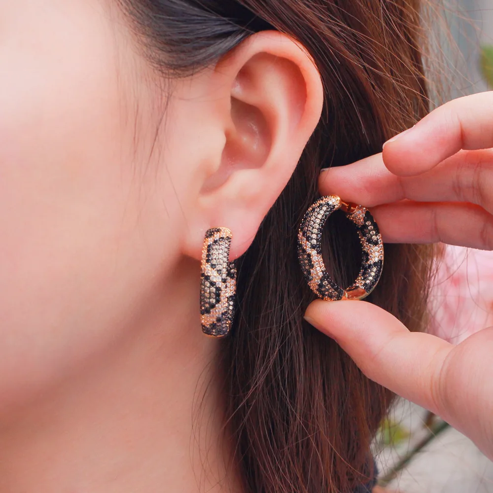 

Bilincolor Fashion Snake Pattern Color Hoop Earring
