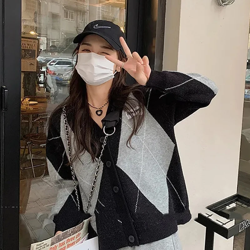 

Korean Argyle Pattern Student Cardigan Knitted Sweater Fashion Harajuku V-neck Long Sleeve Oversized Sweater Vintage Loose Tops