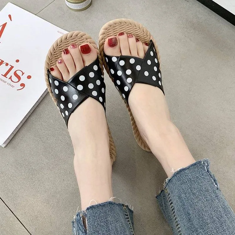 Женские сандалии и шлепанцы женской одежды все-матч с плоским дном Ins/модные