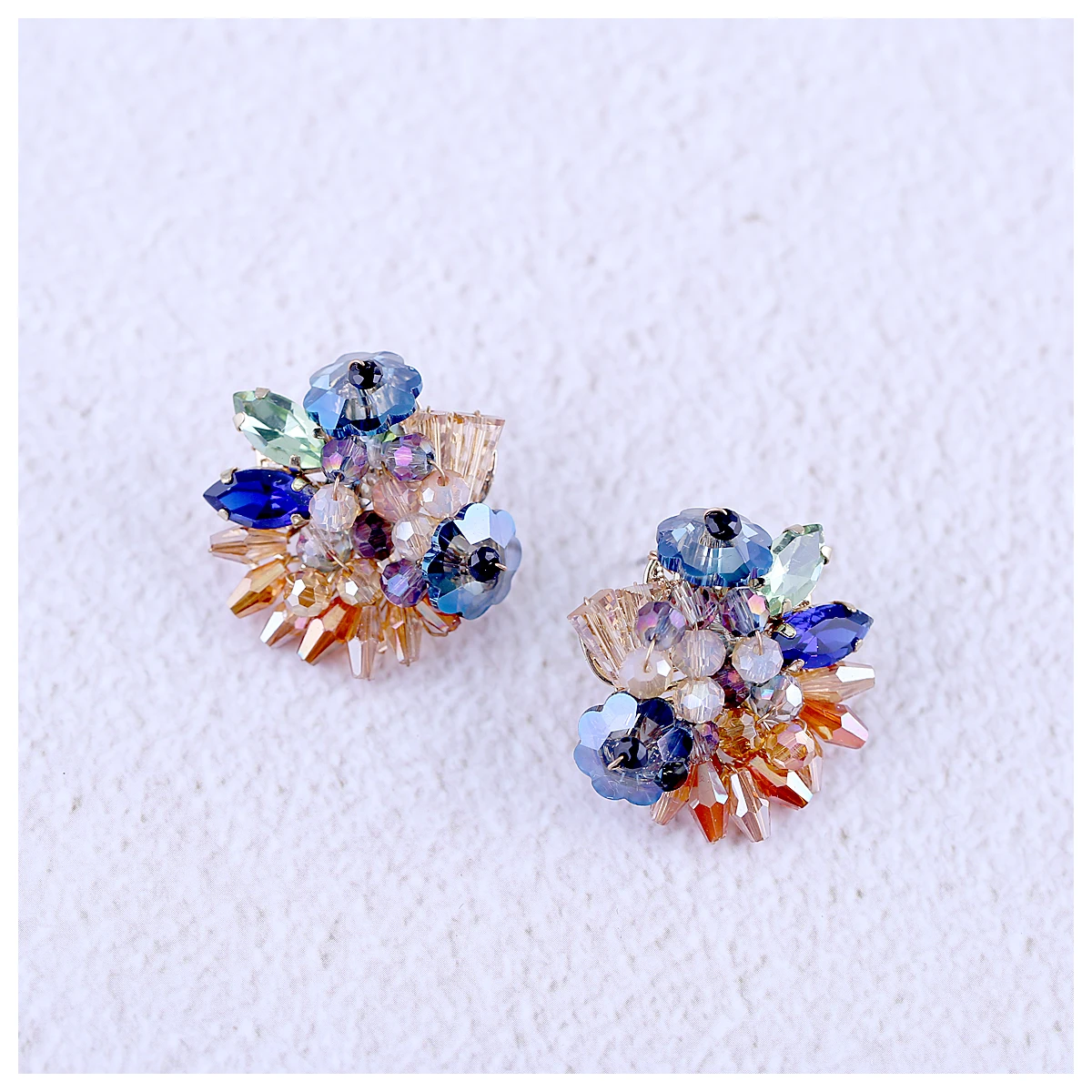 Модные серьги гвоздики с кристаллами для женщин и девушек эффектные ручной