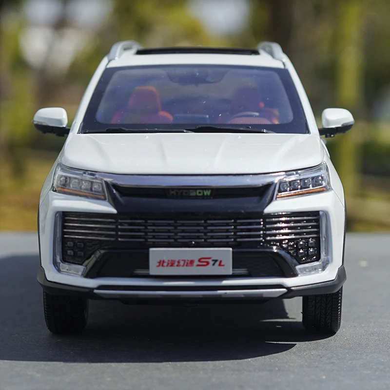 

Модель автомобиля Phantom speed Baic S7L, 1:18, из цинкового сплава