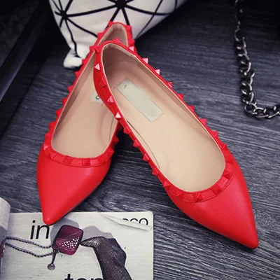 

Real Leather Women Flats Shoes Rivet Flat Heel Shallow Patent-leather Rivet Shoes Ladies Single Shoes Large Size