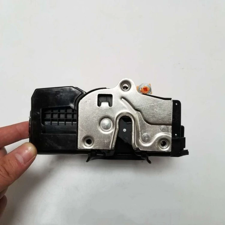 Блокировка дверного замка в сборе для sаик ROEWE 350 550 MG6 центральный замок левой