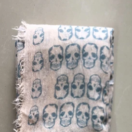 Всесезонный универсальный модный шарф с принтом черепа |