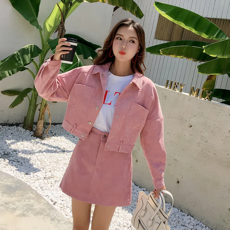 Женский вельветовый костюм из двух предметов повседневный розовый пиджак и юбка