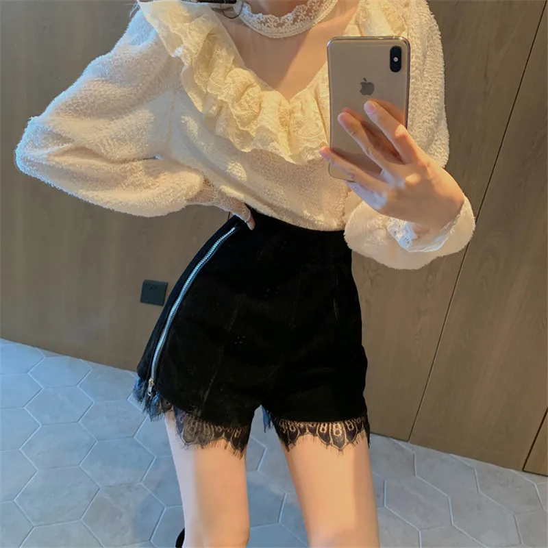 

Limiguyue Women Velvet Shorts Sexy Lace Mini Shorts Korean High Waist Slim Side Zipper Shorts Straight Black Short Bottoms K426