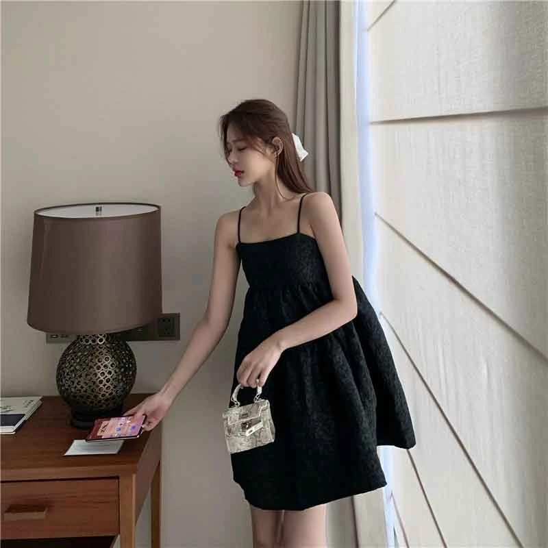 

French Style Retro Spaghetti Straps Dress Summer 2021 New Women's Design Sense Niche Light Color A- line Fairy Skirt