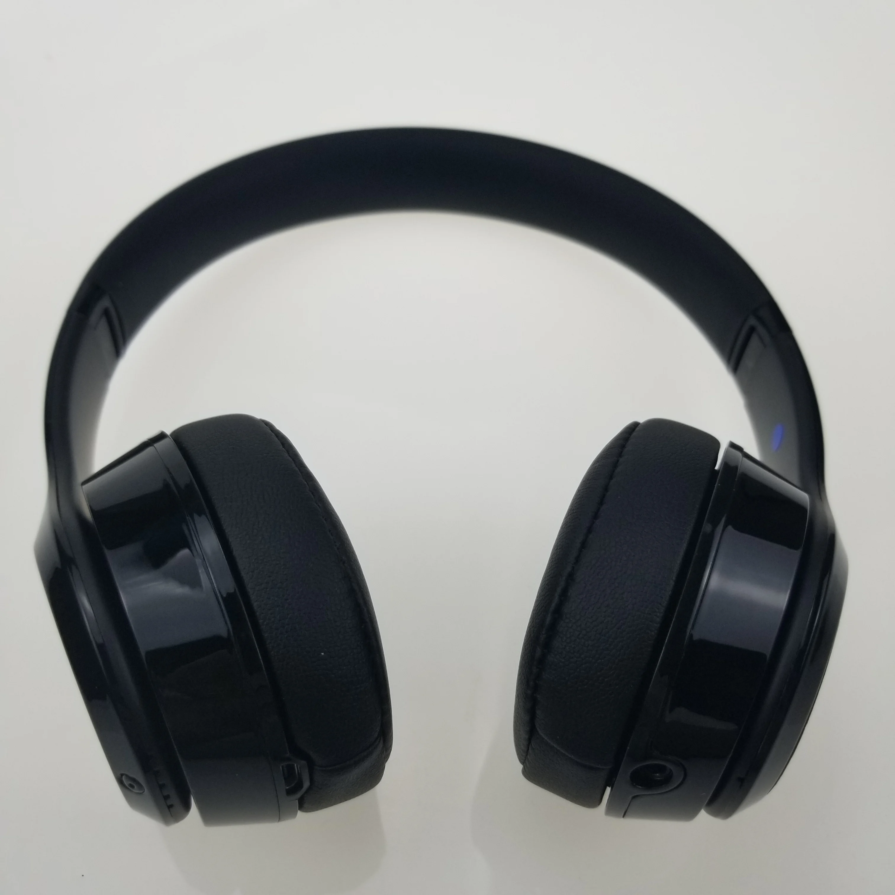 Оригинальные наушники Beats Solo с накладными ушами беспроводные Bluetooth функцией