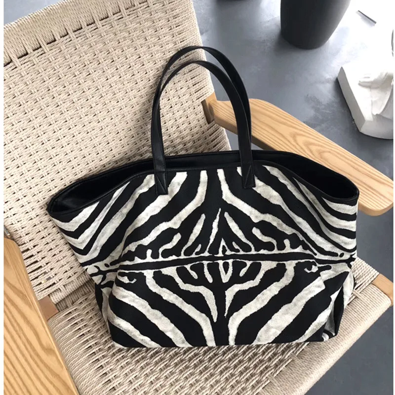 Новинка 2020 модная сумка мессенджер через плечо в полоску вместительные