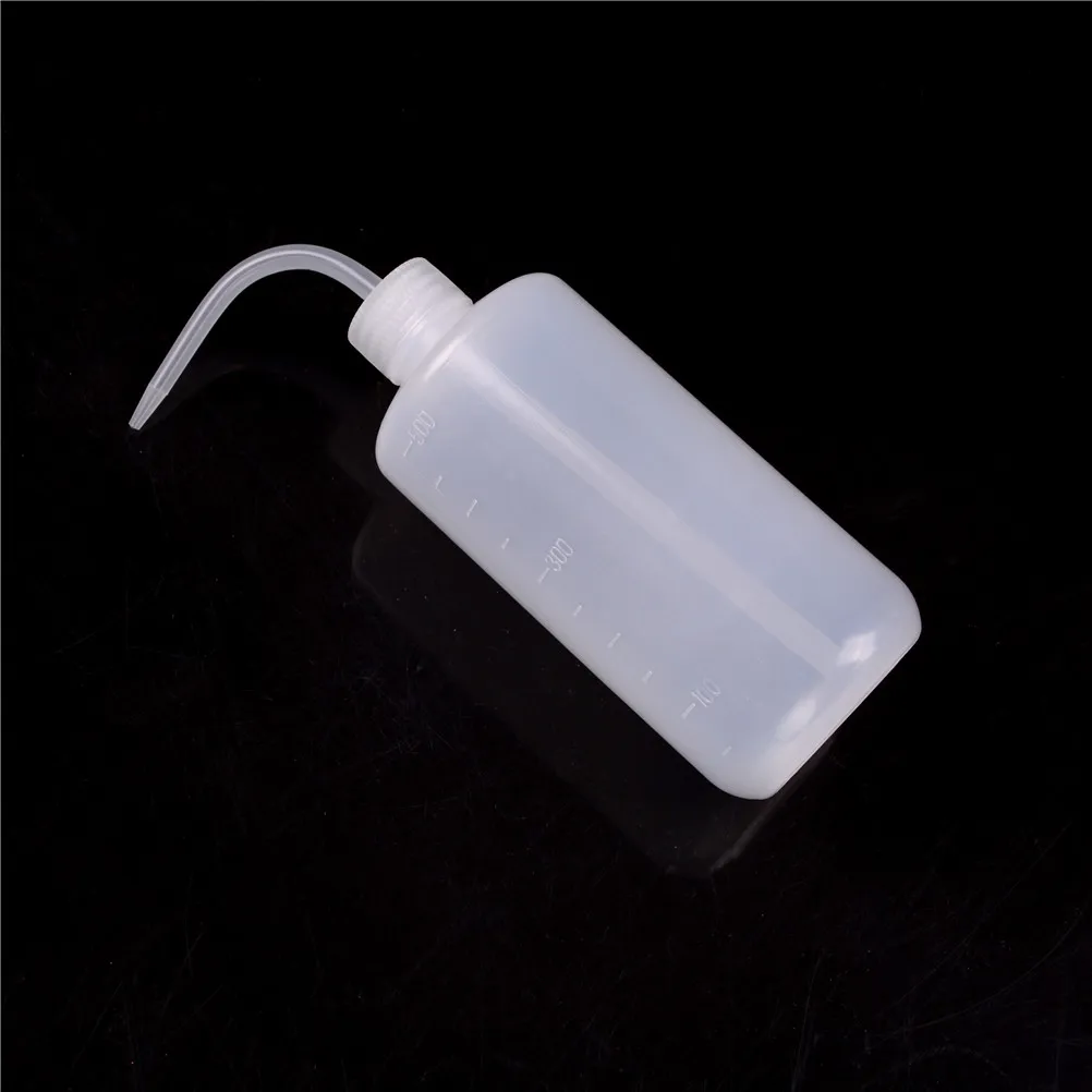 

500ML Large Succulents Watering Can Plastic Curved Mouth Non-Spray Squeeze Bottle Watering Can For Small Plants Accessories