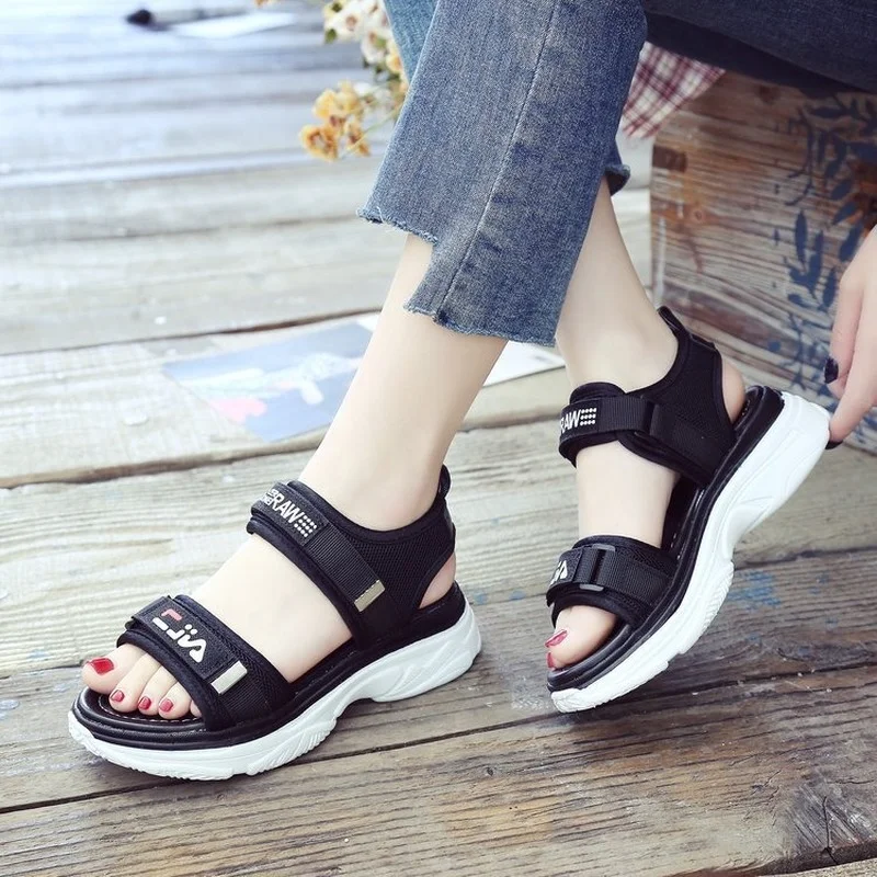 

Sport sandals female joker fairy wind of new fund of 2021 summer thick flat shoes bottom web celebrity Rome ins