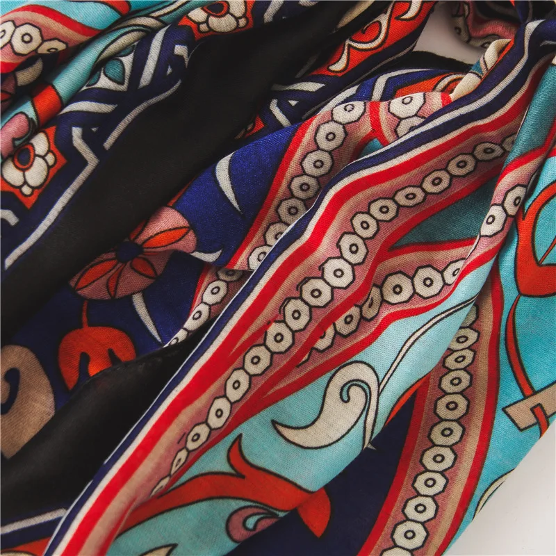 

2020 Luxury Brand New Style Winter Cotton Linen Fashion Headscarf Scarf Women's Versatile Silk Scarves Printed Shawl blanket