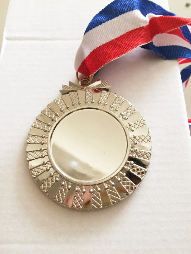 Бесплатная доставка универсальные школьные спортивные игры золотые серебряные