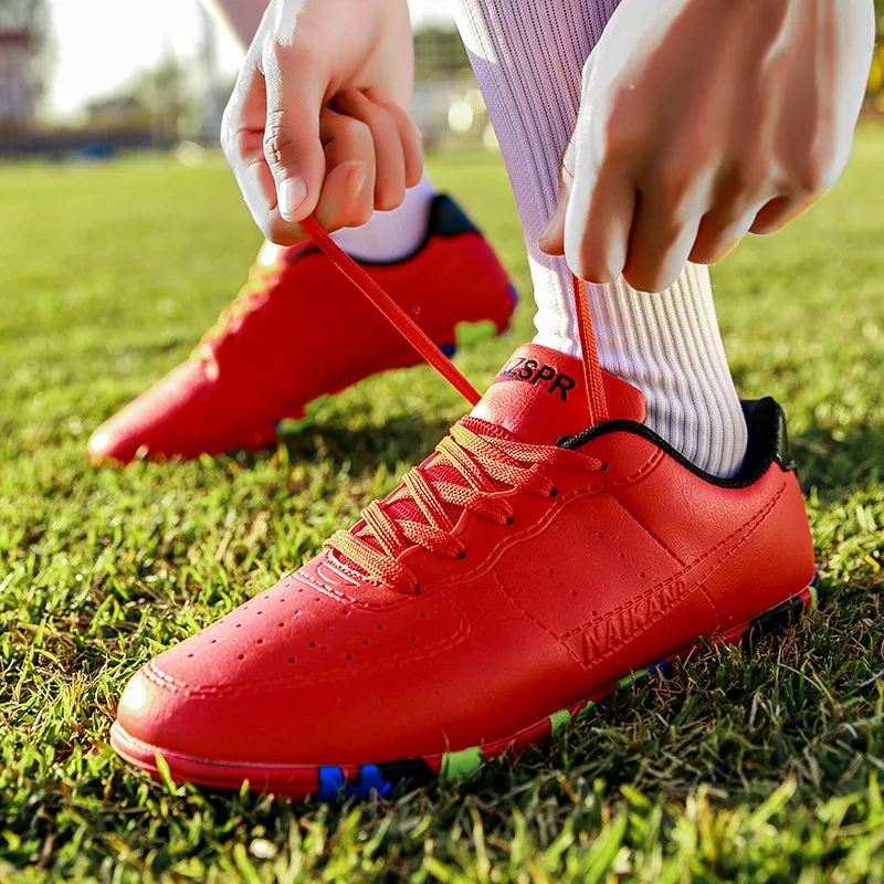 2022 Cheap Soccer Shoes Men Indoor Short Spike Non-slip Turf Football Shoes Kids Lightweight Cleats Training Shoes Sneakers Men