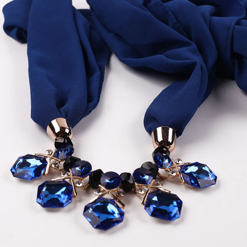 

Fashion Designer Decorative Jewelry Necklace Crystal Beads Pendant Scarf Women Foulard Femme Head Scarves Hijab Scarfs