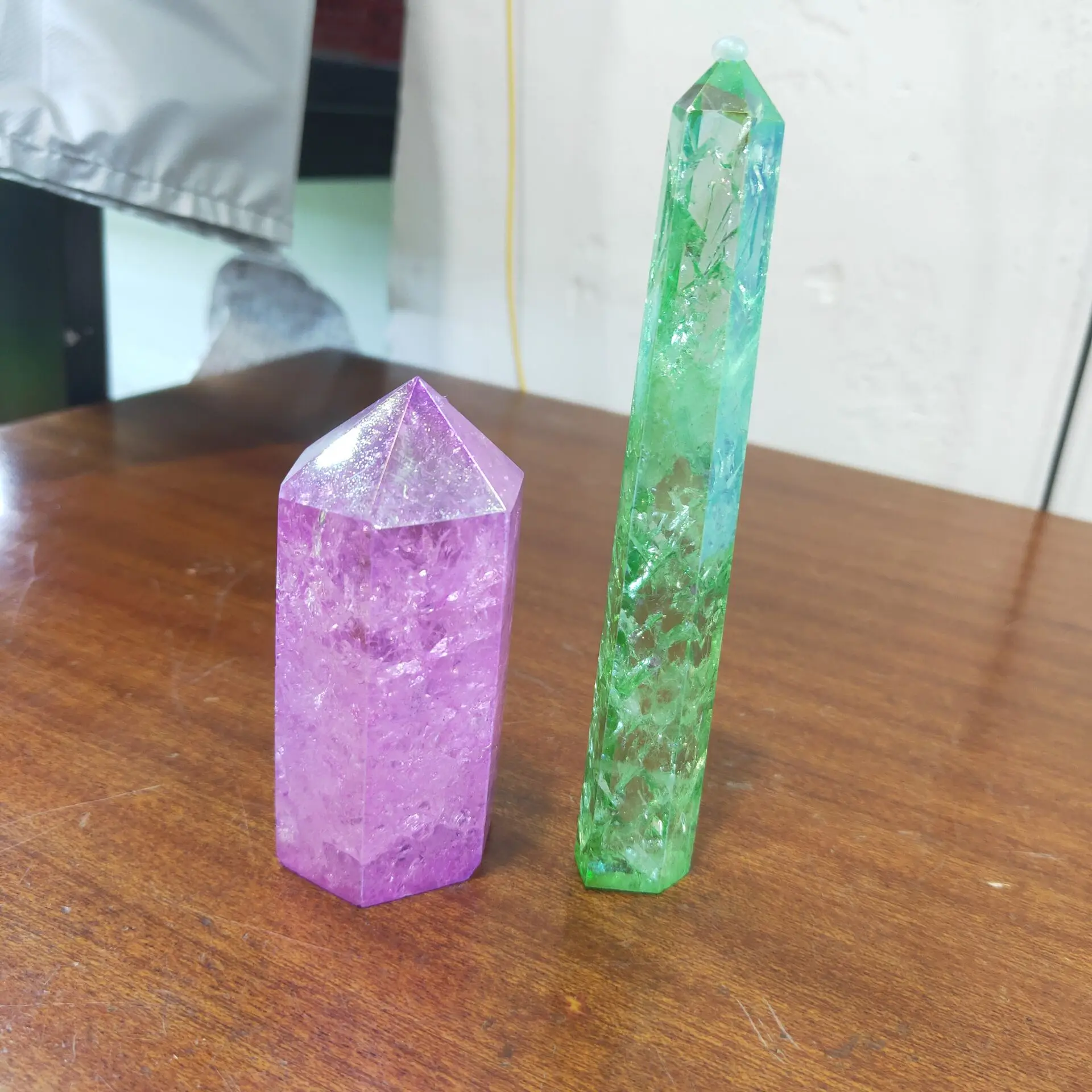 Гальваники зеленый яркой фиолетовой юбкой aura с украшением в виде кристаллов