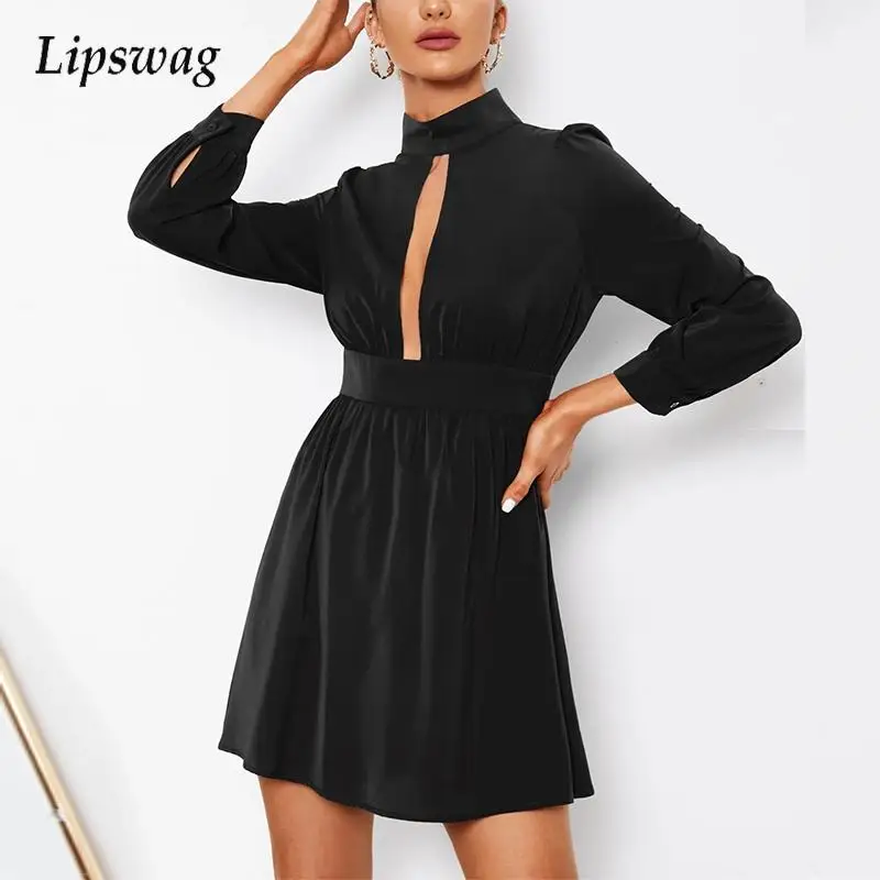 

Женское офисное платье-мини с длинным рукавом и высоким воротником