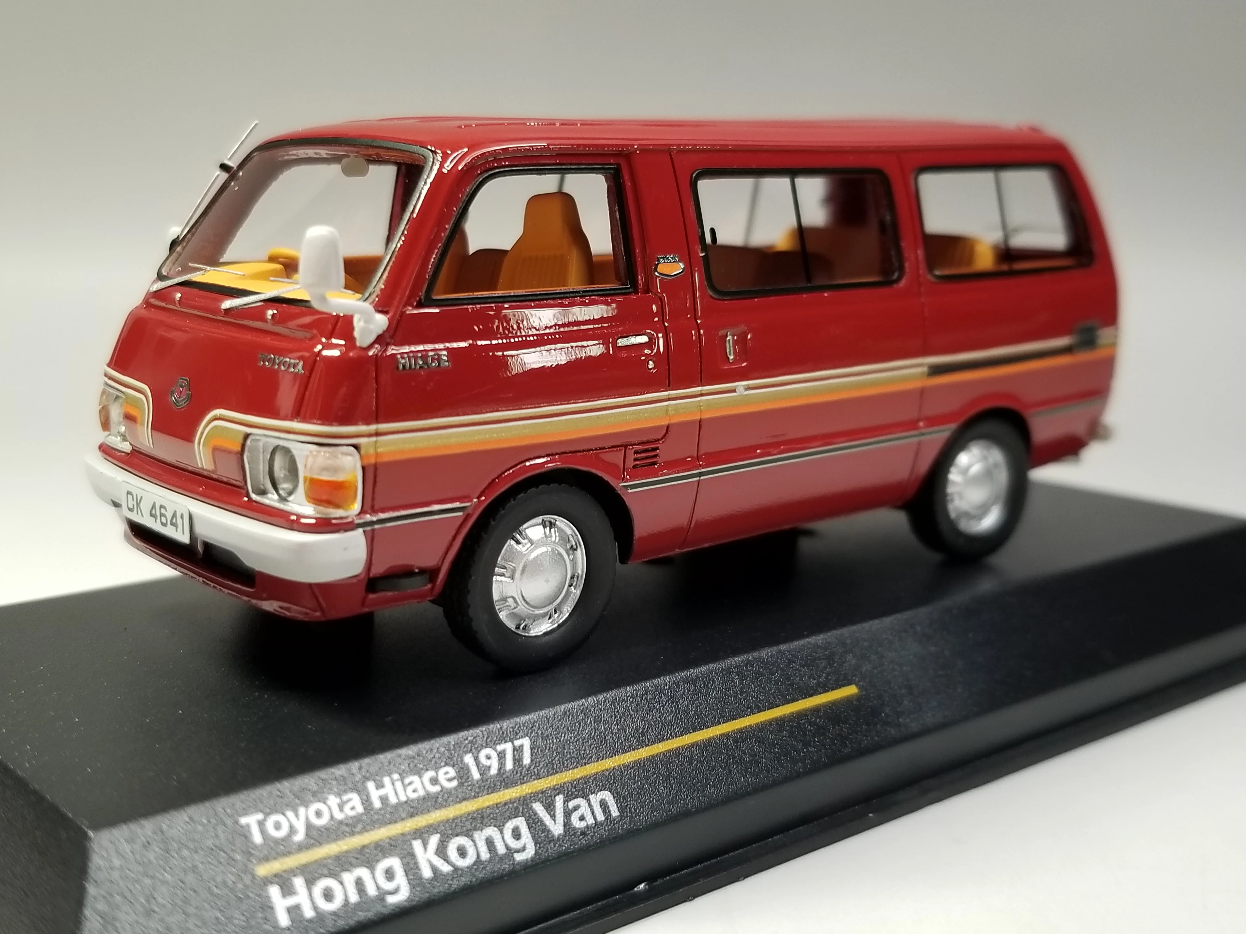 

Литой под давлением автомобиль Toyota Hiace ATC43110 1/43 1977