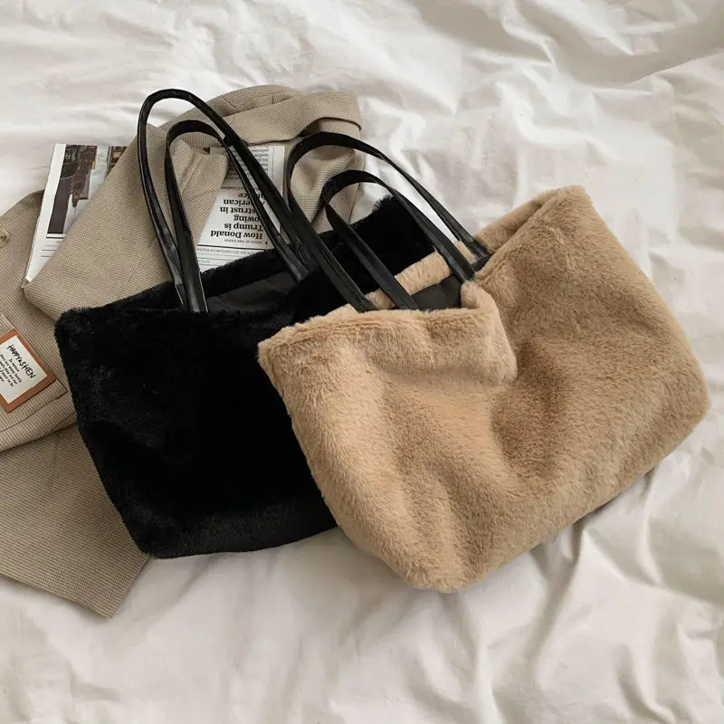 

Сумка-тоут на плечо женская, саквояж под плечо, дизайнерская сумочка из пушистого плюша и бархата, модная простая универсальная вместительн...