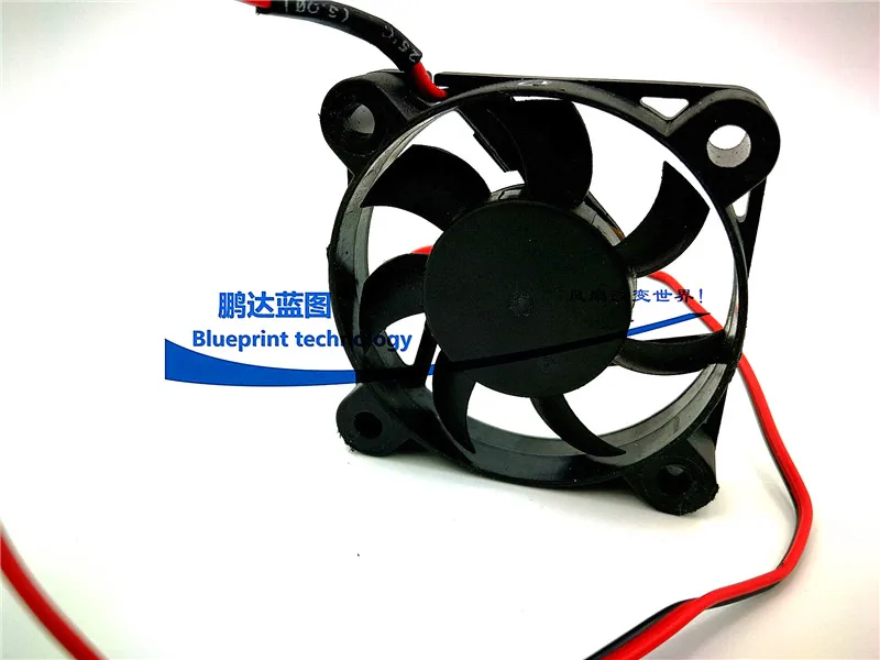 Тысяч красный 5010 5 см 12V0.18A большой объем воздуха 50*50*10 мм зарядное устройство