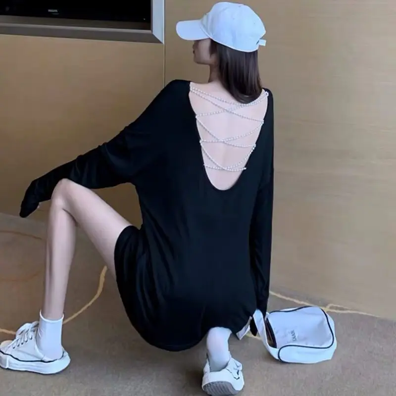 

Long sleeve T-shirt women's 2021 spring and autumn watch out sexy pearl leaky back thin top