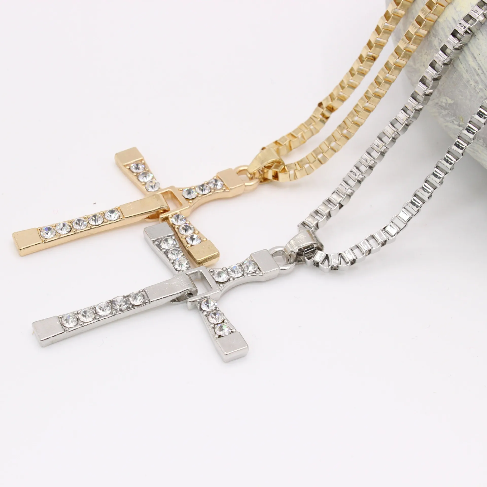 

Fast and the Furious Necklace Cross Diamonds Small accessories High quality Metal Jewelry Women/man Gift