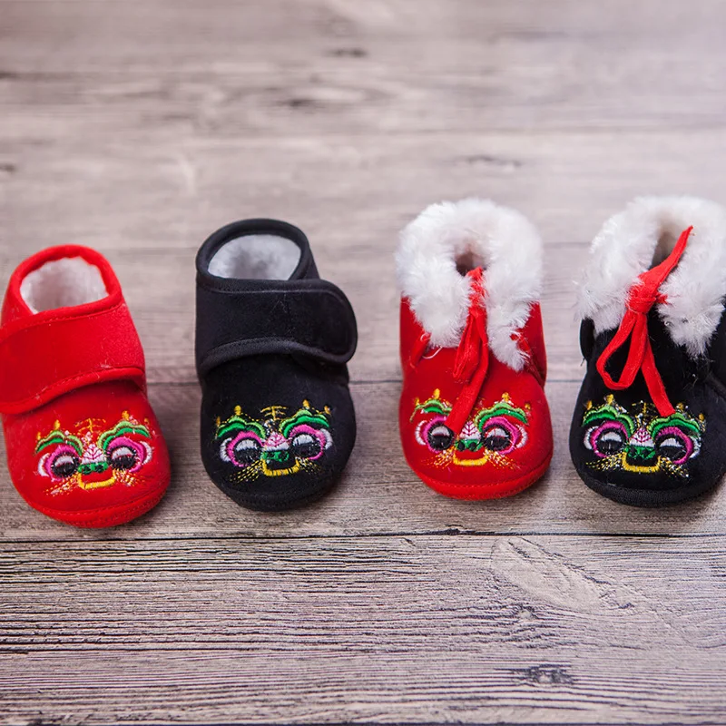 

2020 Newborn Baby Girl Boys First Walker Shoes Red Hand-embroidered Cotton Tiger Shoes Infant Chinese Style Soft Shoes