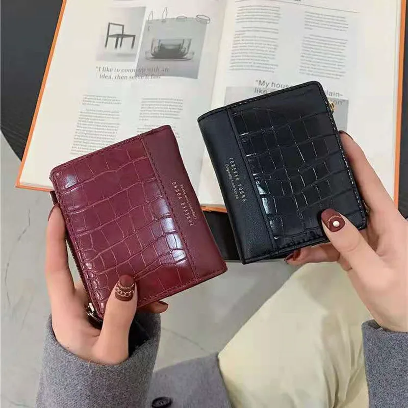 Женский кошелек женский короткий на молнии с вышивкой для монет кредитных карт