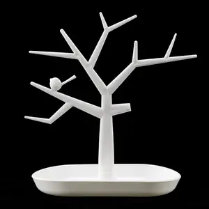 Вешалка для хранения ювелирных изделий в виде оленяптицы