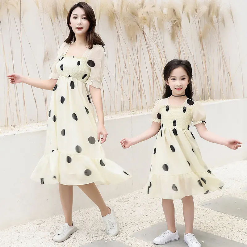 

Summer Casual Mother and Kids Polka Dot Dress Black Beige Color Mommy and Daughter Chiffon Dresses For Sisters Matching Clothing