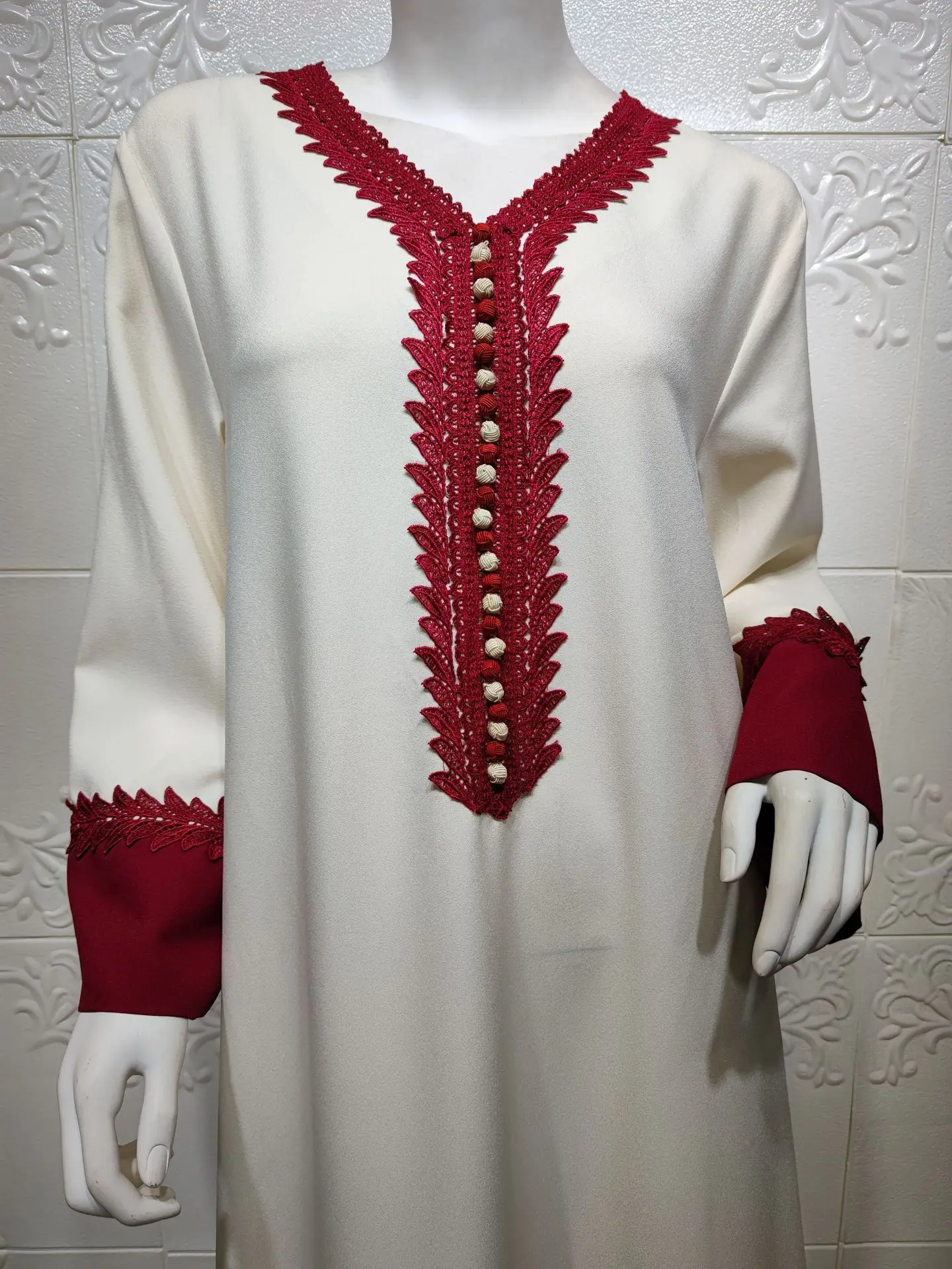 

Middle East Abaya Dress for Women Fashion Lace Ribbon Beaded V Neck Contrast Color Arabic Robe Dubai Turkish Caftan New