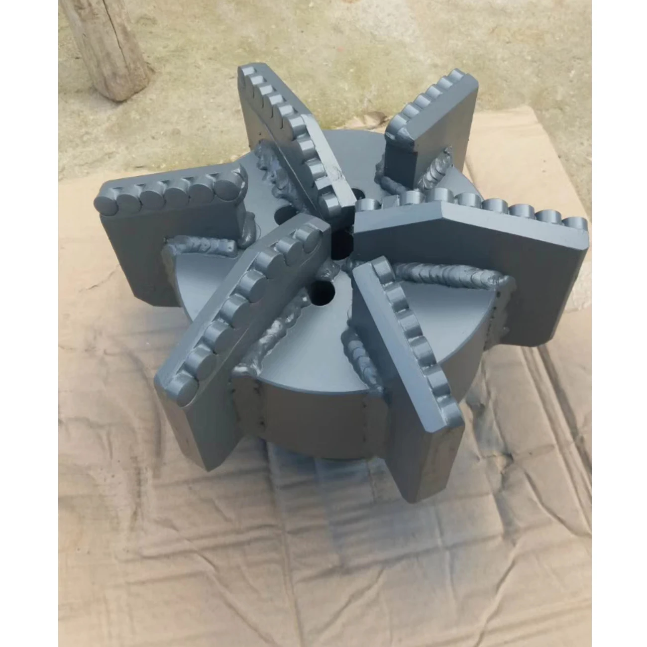 

6-wing scraper diamond composite bits For mining,Well Drilling,rock drilling in engineering blasting,construction engineering
