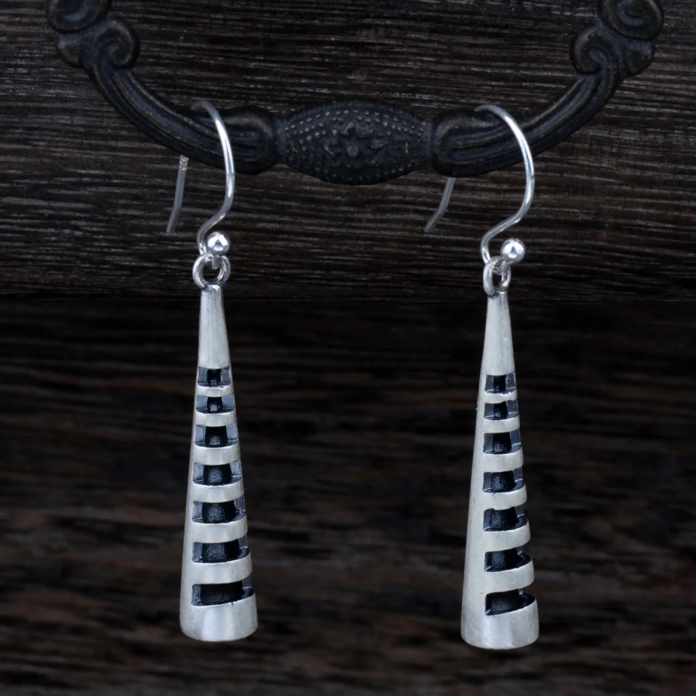 Мифический возраст реального 925 стерлингового серебра Винтаж Малый конус