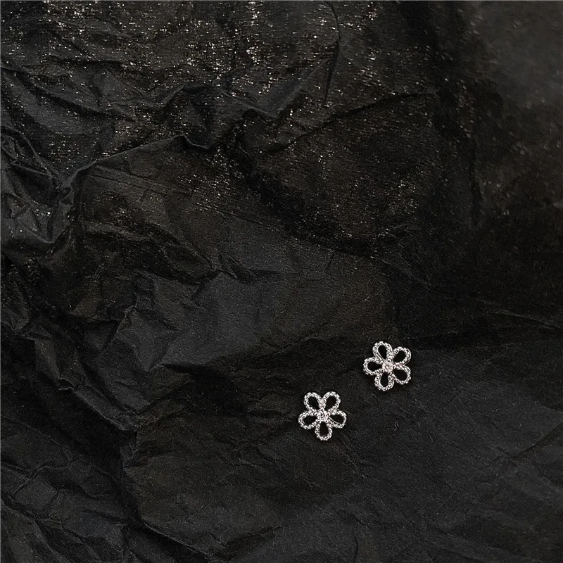 

Sweet Jewelry Flower Stud Earrings Simple Design Delicate Sweet High Quality Zircon Stud Earrings For Girl Gifts