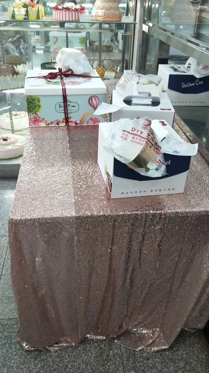 Скатерть цвета шампанского с блестками круглая прямоугольная вышитая блестящая