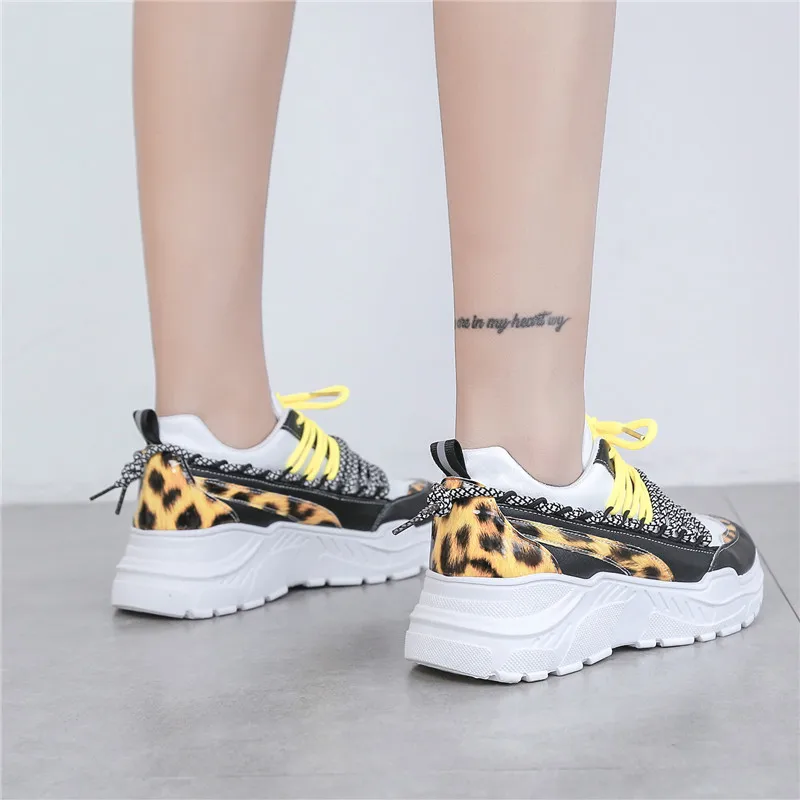 Женские кроссовки с леопардовым принтом модные на платформе со шнуровкой