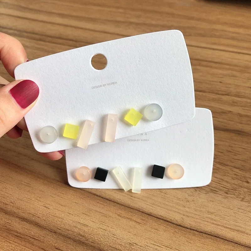 MENGJIQIAO новые корейские цветные акриловые треугольные серьги гвоздики для женщин